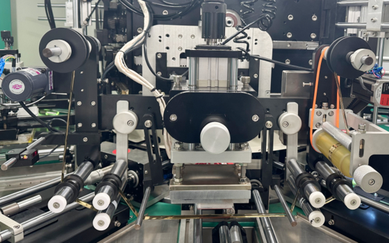 آلة طباعة أوتوماتيكية للأشعة فوق البنفسجية على الأنابيب اللينة، 8 ألوان، 80 قطعة/دقيقة